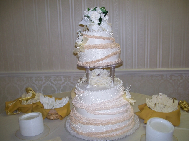 Creamy Wedding Cake